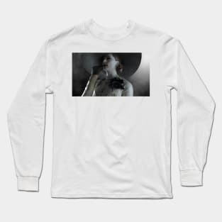 Lady Dimitrescu portrait Long Sleeve T-Shirt